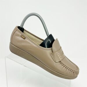 SAS Brown Beige Tan Slip-On Moccasin Loafers Size 7.5 M Cushioned Casual Shoes